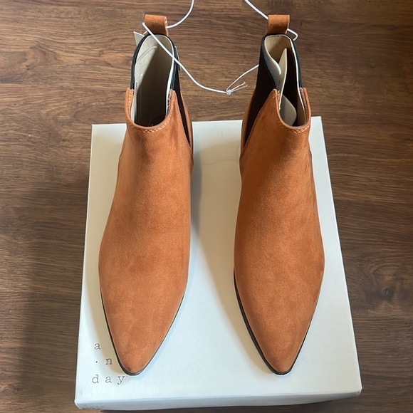 A New Day Gwen Boots Faux Suede Memory Foam Cognac Brown - Picture 2 of 8